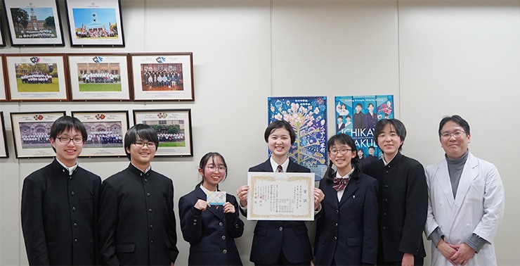 千叶代表队成员及来自市川学园市川中学的老师们