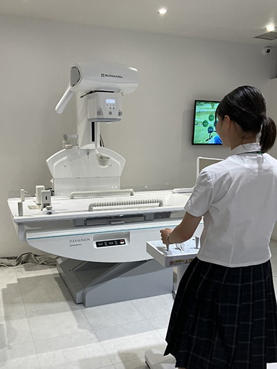 用杠杆操作仪器