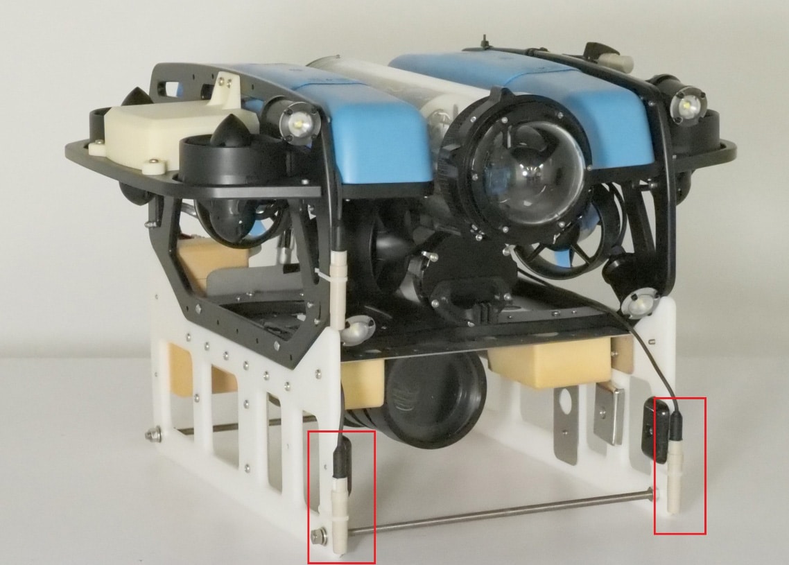 照片：CF100 UEP测量仪器（红色方框内）安装在水下无人机上
