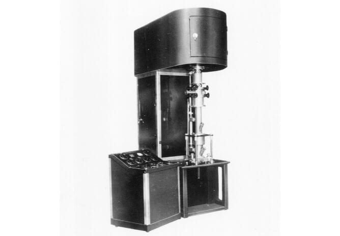 Shimadzu launched the first domestically-produced electron microscope