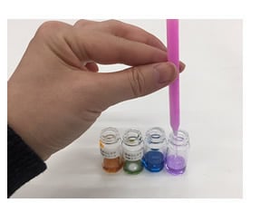使用柱色谱仪进行颜色分离